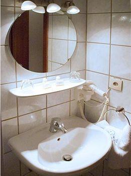 Hotel - Restaurant Jockel Freiensteinau Екстер'єр фото